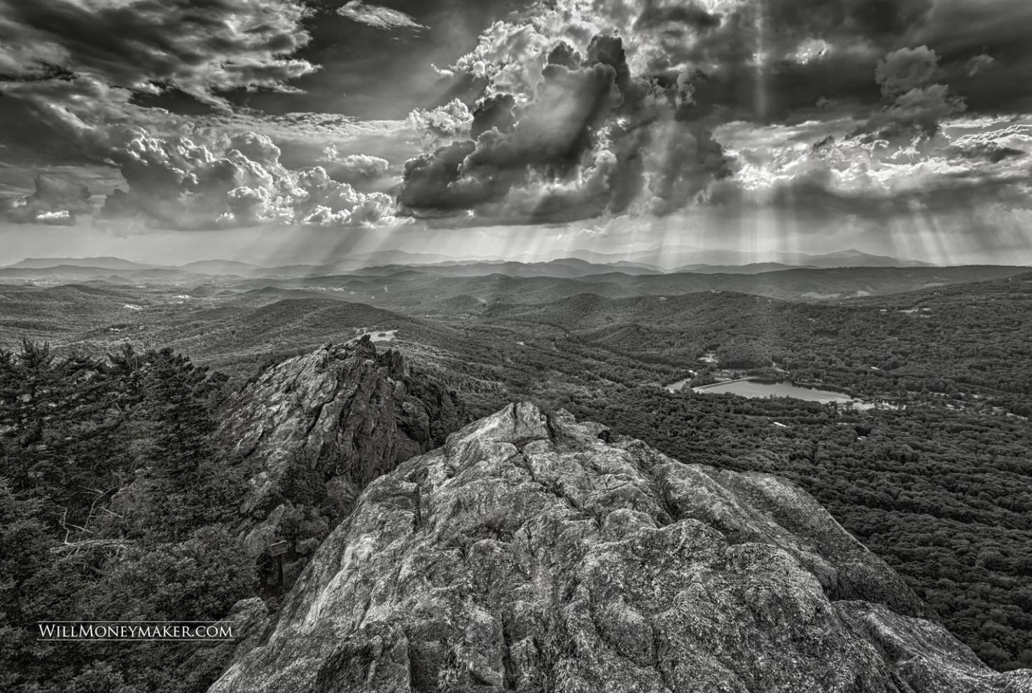 Understanding the Effective Black and White Image